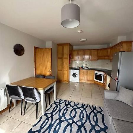 Snug Apartment Centrally Located Голуей Екстериор снимка